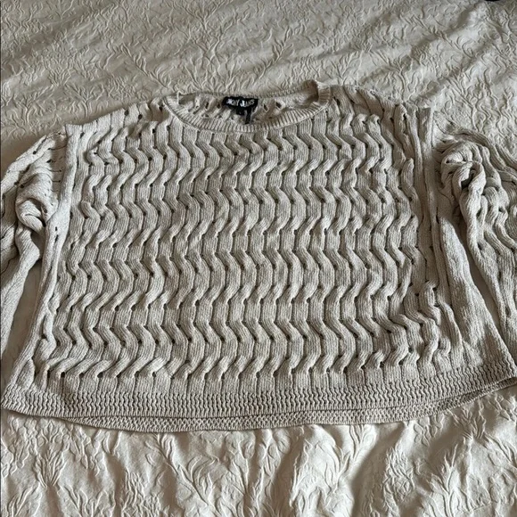 DKNY Textured Knit Women’s Sweater in Light Beige With Glitter/Shiny Finishes - Picture 4 of 9